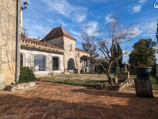 Maison 6 pièces 390 m²