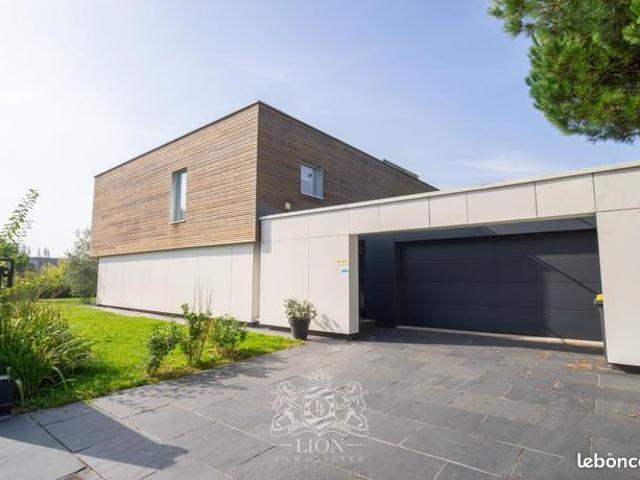 Maison 6 pièces 400 m²