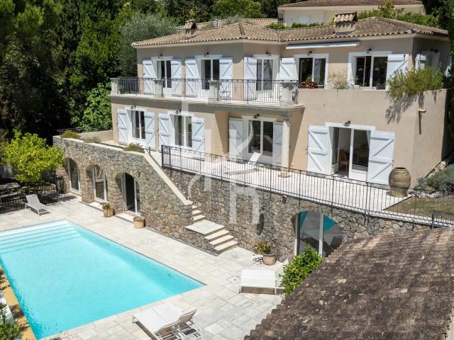 Maison 6 pièces 400 m²