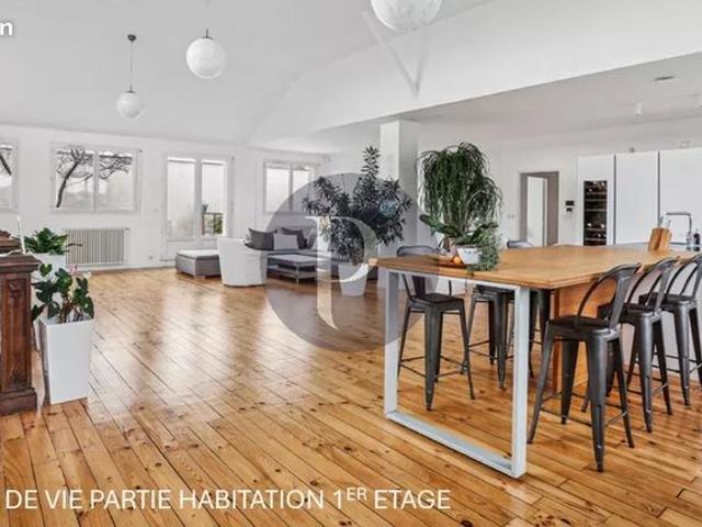Maison 6 pièces 403 m²
