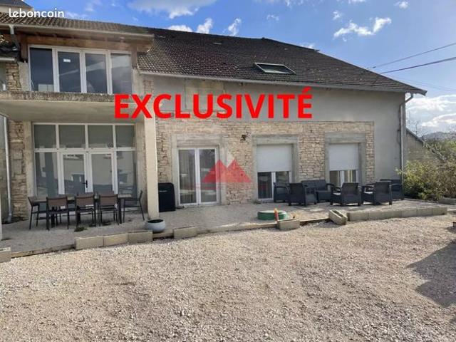 Maison 6 pièces 413 m²