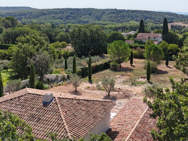 Maison 6 pièces, 420 m² à louer à Aix en Provence 13100
