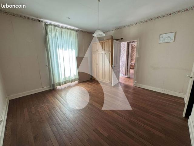 Maison 6 pièces 432 m²