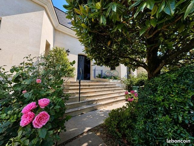 Maison 6 pièces 440 m²