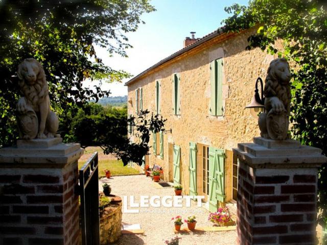 Maison 6 pièces 441 m²