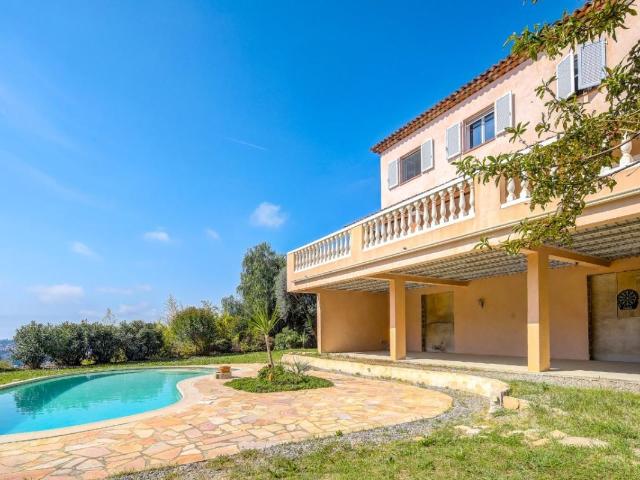 Maison 6 pièces 442 m²