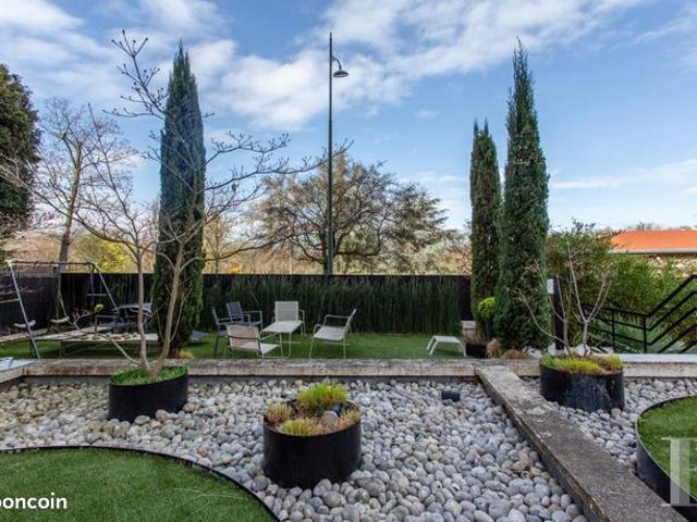 Maison 6 pièces 450 m²