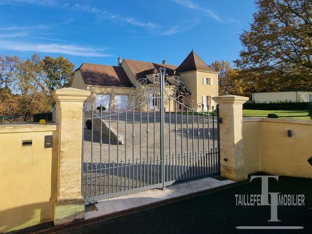 Maison 6 pièces 4 chambres 190 m² Perigueux Est 190m² Boulazac