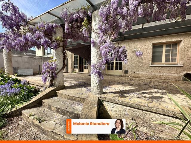 Maison 6 pièces 4 chambres de 115 m² – Dépendances – Terrain 818 m² – Calme et proche centre