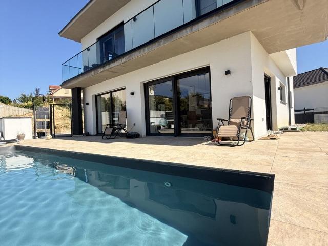 Maison 6 pièces 550 m²