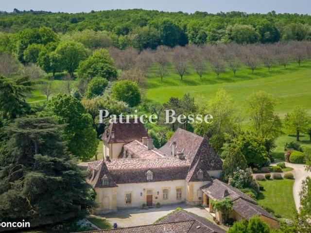 Maison 6 pièces 700 m²