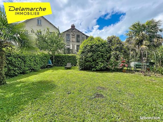 Maison 6 pièces 241 m²