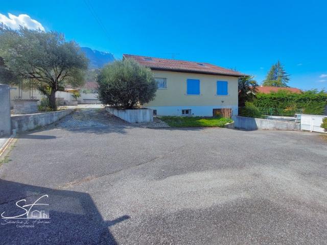 Maison 6 pièces à vendre à CHAPAREILLAN 38