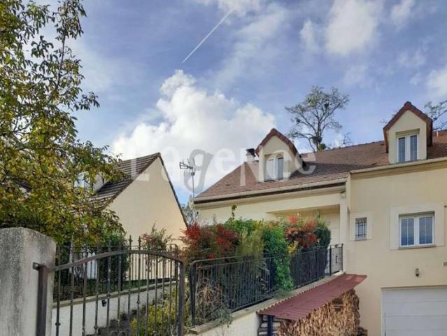 Maison 6 pièces avec sous sol total