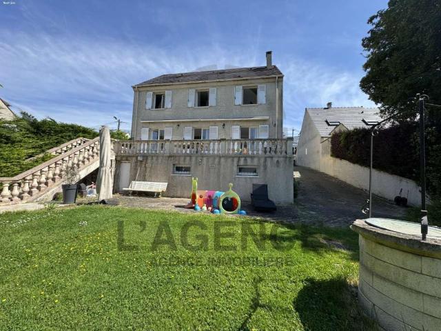 Maison 6 pièces avec sous sol total