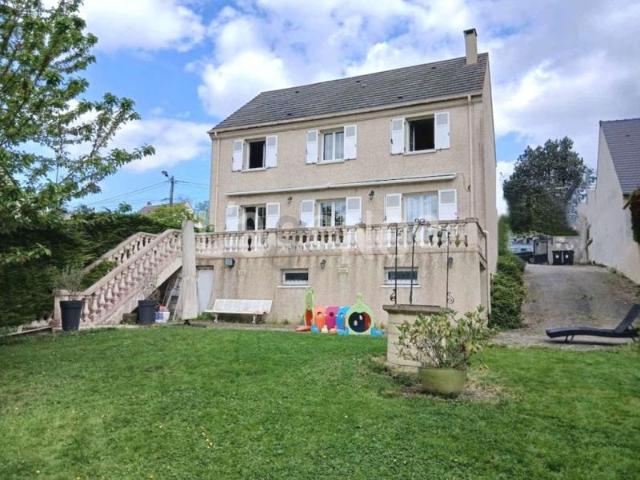 Maison 6 pièces avec sous sol total