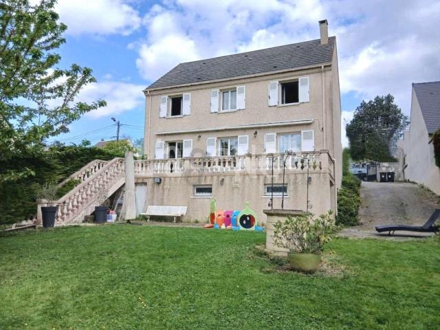 Maison 6 pièces avec sous sol total