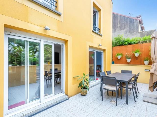 Maison 6 pièces de 130m² en vente à Viroflay Idéal pour familles
