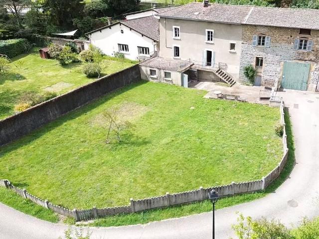 Maison 6 pièces de 180m2 à Chamelet proche de la gare beau. 180m² Chamelet