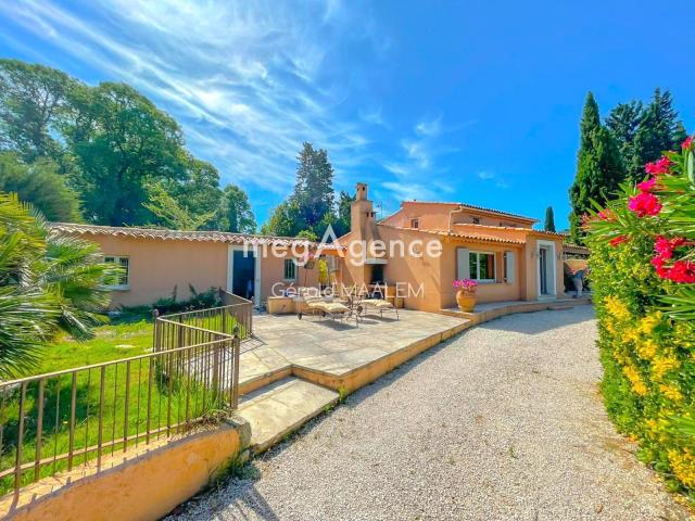 Maison 6 pièces de 204m² avec piscine à Roquebrune sur Argens