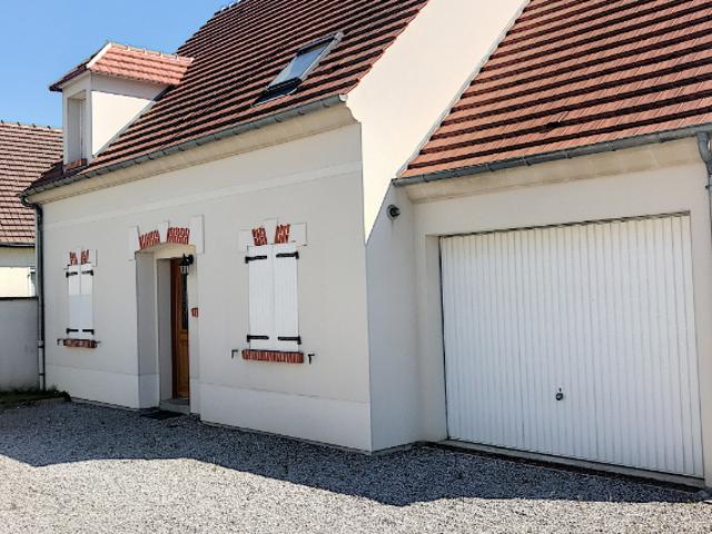 Maison 6 pièces d'une surface habitable de 127,96 m² à louer à LONGUEIL SAINTE MARIE 60126