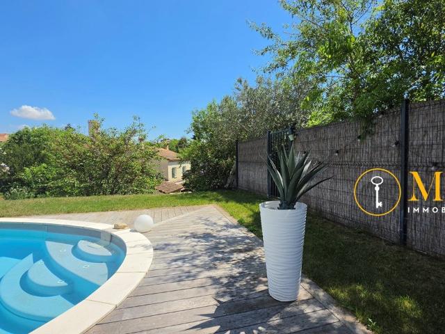 Maison 6 pièces environ 135 m2 Terrain 899m2 135m² Saint Gilles