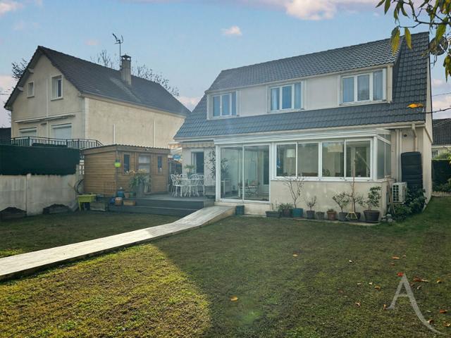 Maison 6 pièces Sainte Geneviève Des Bois 121m²