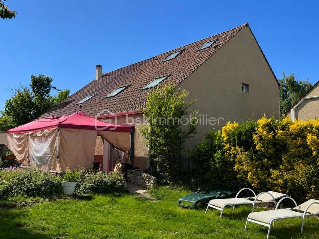 MAISON 6 PIECES SUR TERRAIN CLOS