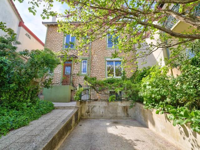Maison 6 pièces sur un terrain de 470 m²