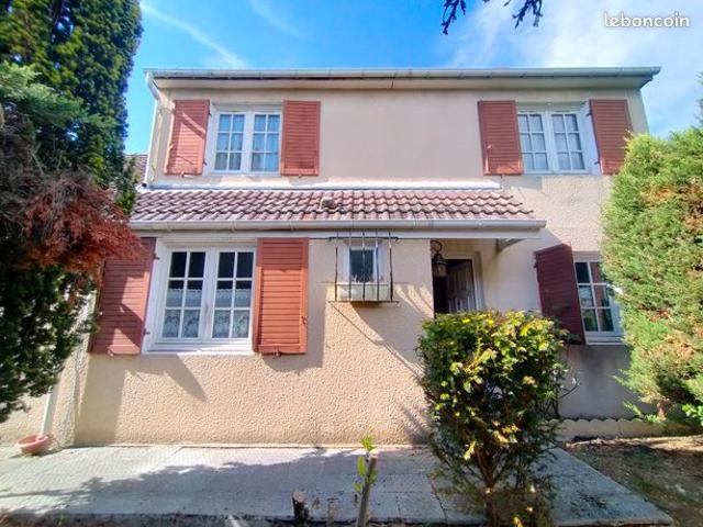 Maison 6 pièces + terrain 313 m² ISSOU