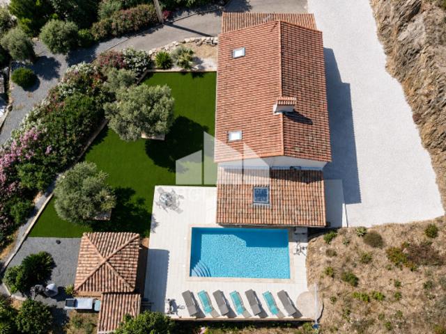 MAISON 6 PIECES VUE COLLINES