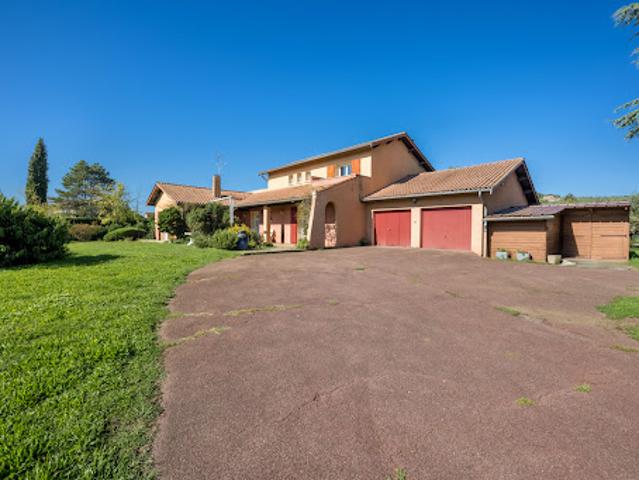 Maison avec jardin et terrasse