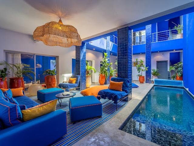 Maison avec piscine et terrasse