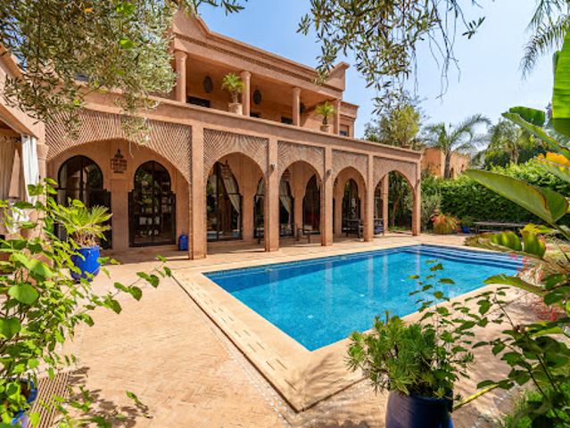 Maison avec piscine et jardin