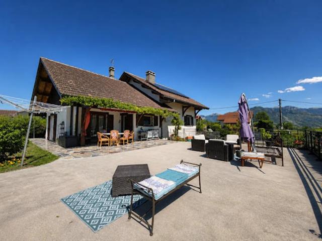 Maison avec jardin et terrasse