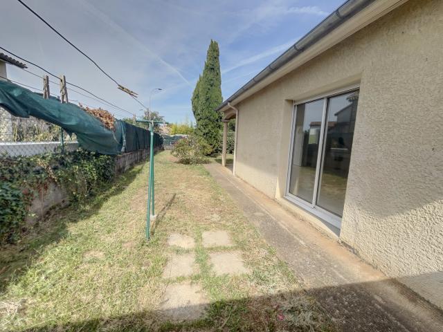 Maison 75 m2 + 20 m2 garage en centre ville avec jardin 400 m2