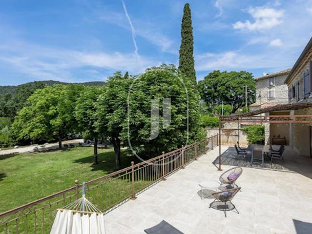 Maison avec jardin et terrasse
