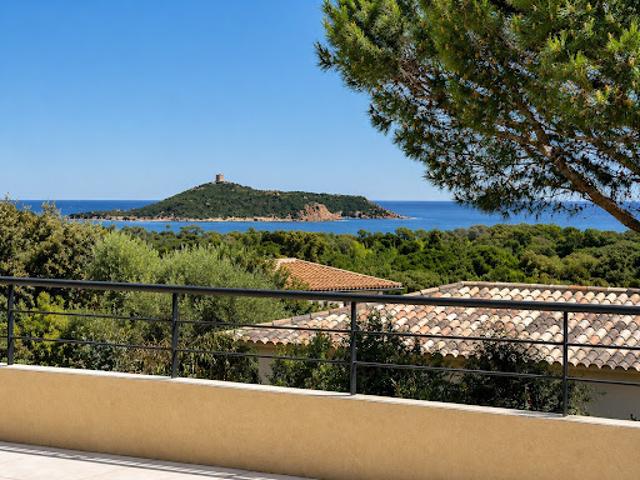 Maison avec piscine et terrasse
