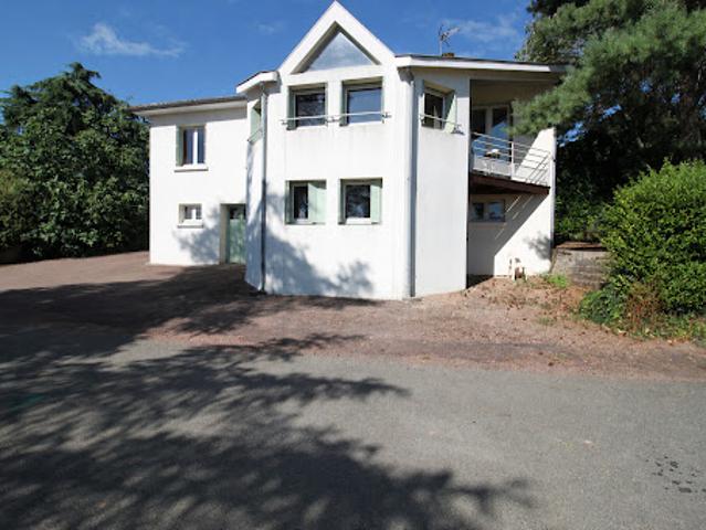 Maison avec jardin et terrasse