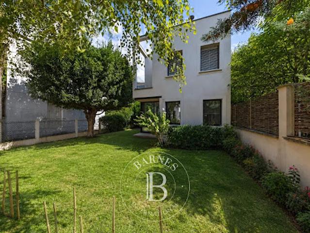 Maison avec jardin et terrasse