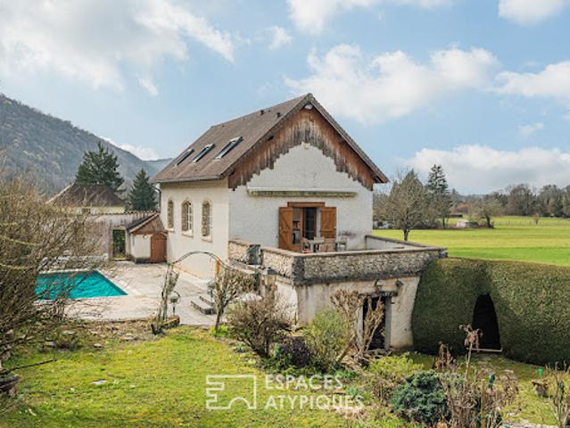 Maison avec piscine et jardin