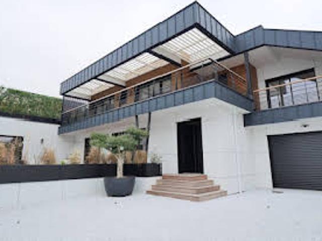 Maison en bord de mer avec terrasse