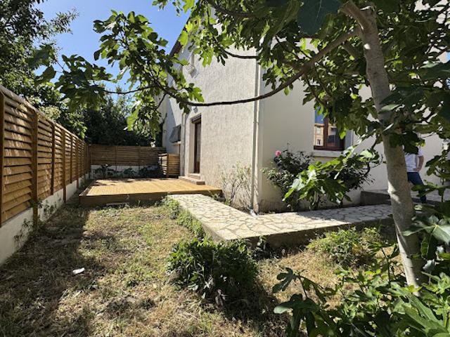 Maison avec jardin et terrasse