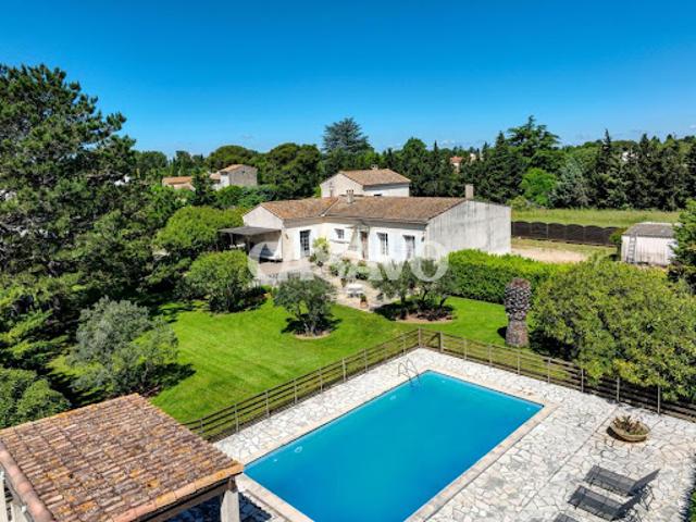 Maison avec piscine et jardin