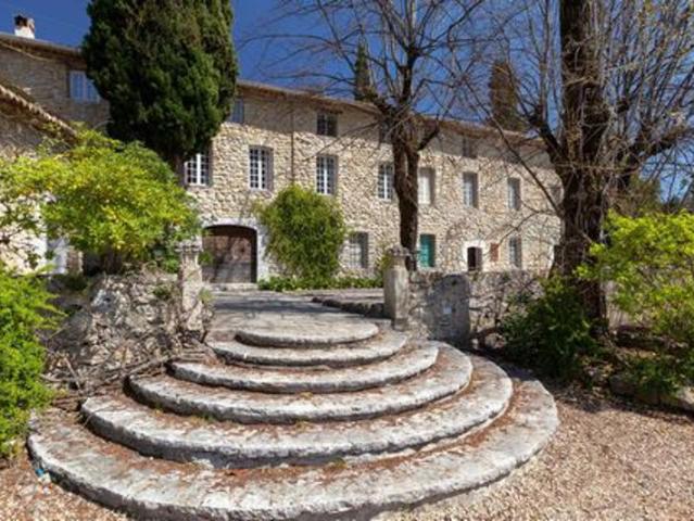 Maison 800 m2 OPIO