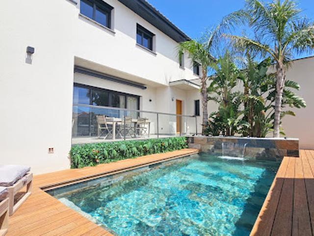 Maison avec piscine et jardin