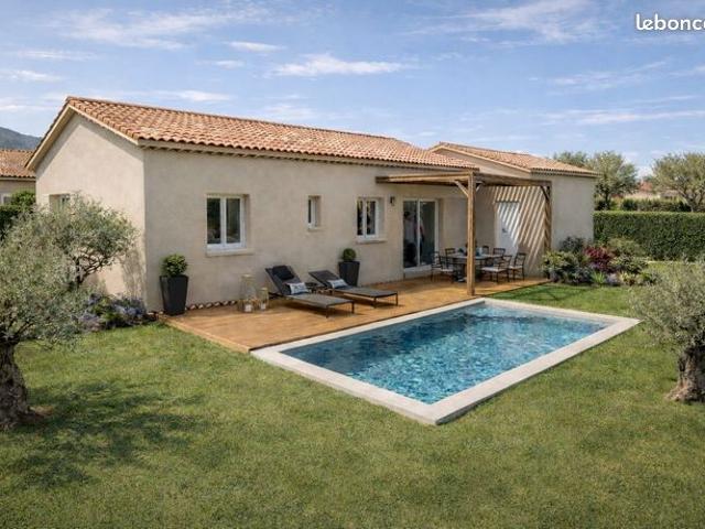 Maison 80 m² avec terrain à VOLX 04