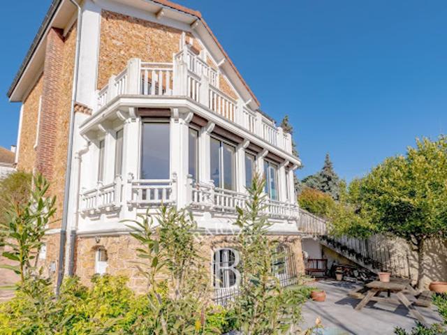 Maison avec jardin et terrasse