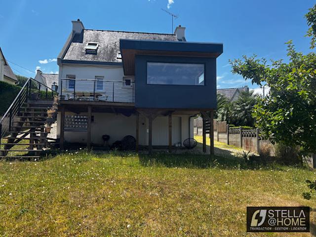 Maison contemporaine avec jardin et terrasse