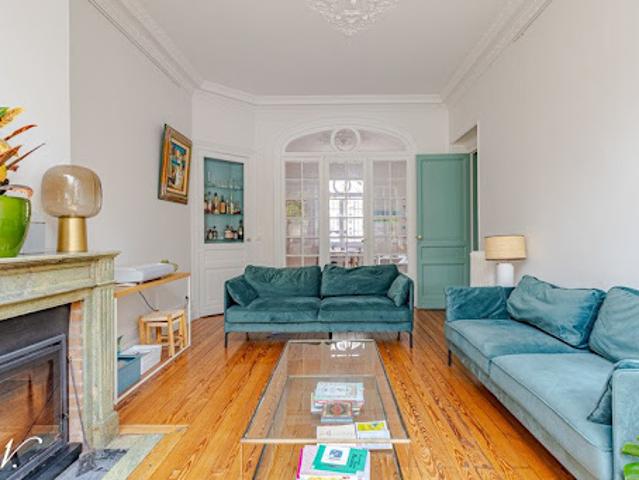 Maison avec piscine et jardin